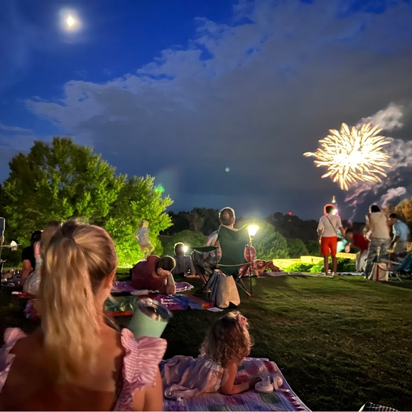 Meet your Posher, Megan - Picture 1 of 1